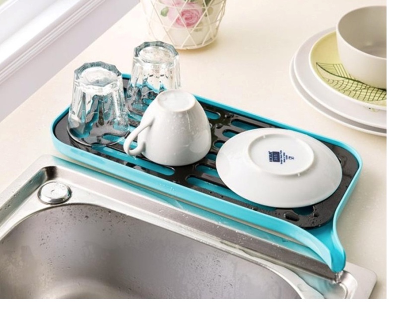Drying rack with drainage