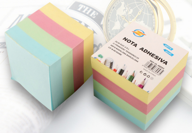 Post-it notes in 4 different colors