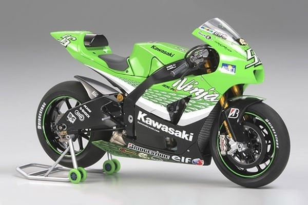 Tamiya 1/12 Kawasaki Ninja ZX-RR in the group Sport, leisure & Hobby / Hobby / Plastic models / Motorcycles at TP E-commerce Nordic AB (A06609)