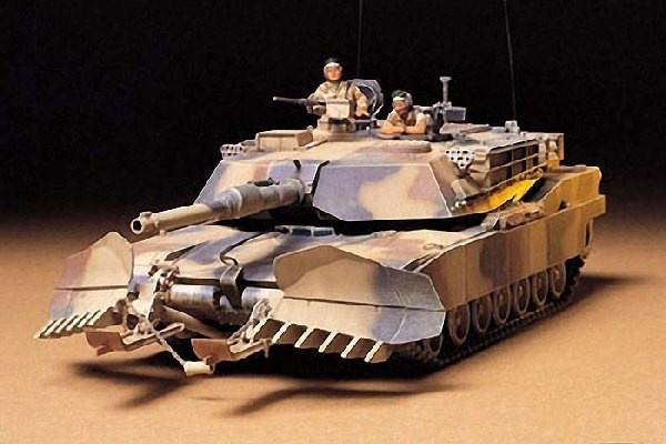 Tamiya 1/35 M1A1 Abrams w/Mine Plow in the group Sport, leisure & Hobby / Hobby / Plastic models / Military vehicles (land) at TP E-commerce Nordic AB (A06684)