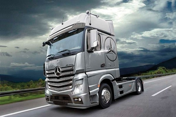 Italeri 1:24 MERCEDES BENZ ACTROS MP4 GIGASPACE in the group Sport, leisure & Hobby / Hobby / Plastic models / Cars at TP E-commerce Nordic AB (A07105)