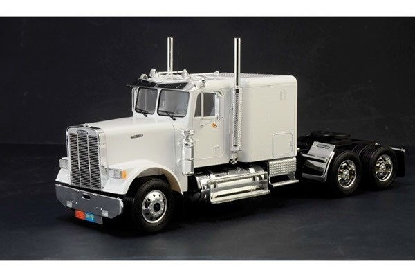 Italeri 1:24 Freightliner FLD 120 Special in the group Sport, leisure & Hobby / Hobby / Plastic models / Cars at TP E-commerce Nordic AB (A07198)