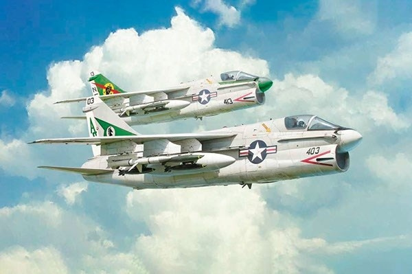 Italeri 1:72 A-7E Corsair II in the group Sport, leisure & Hobby / Hobby / Plastic models / Airplanes/Helicopters at TP E-commerce Nordic AB (A07201)