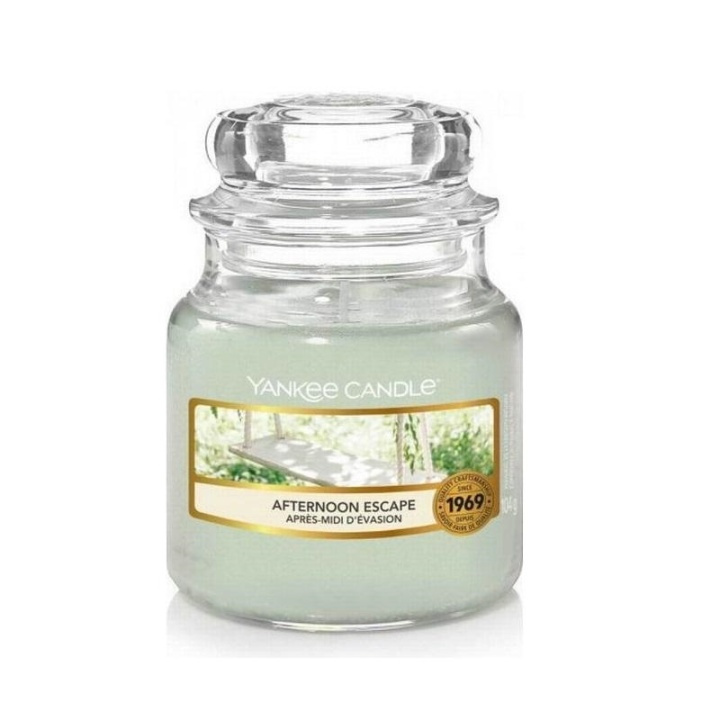 Yankee Candle Classic Medium Jar Afternoon Escape 411g in the group BEAUTY & HEALTH / Fragrance & Perfume / Other fragrances / Scented candles at TP E-commerce Nordic AB (A13274)