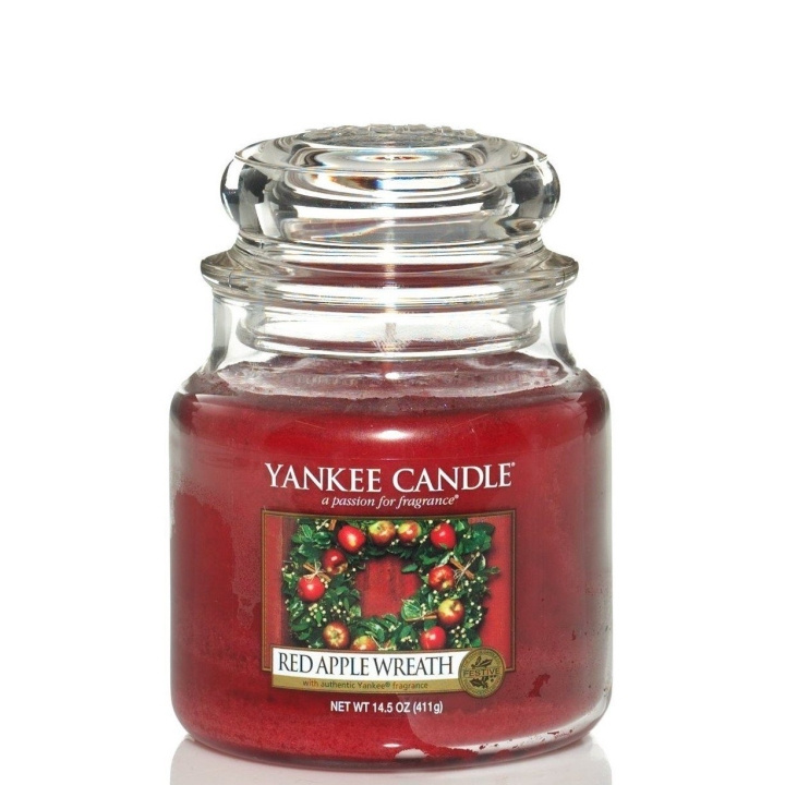 Yankee Candle Classic Medium Jar Red Apple Wreath 411g in the group BEAUTY & HEALTH / Fragrance & Perfume / Other fragrances / Scented candles at TP E-commerce Nordic AB (C10830)