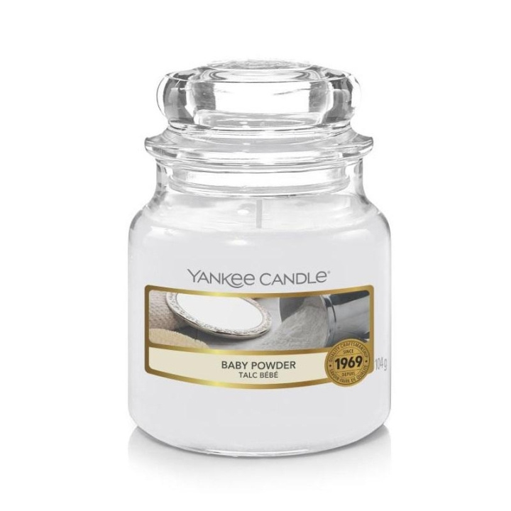 Yankee Candle Classic Small Jar Baby Powder 104g in the group BEAUTY & HEALTH / Fragrance & Perfume / Other fragrances / Scented candles at TP E-commerce Nordic AB (C10992)