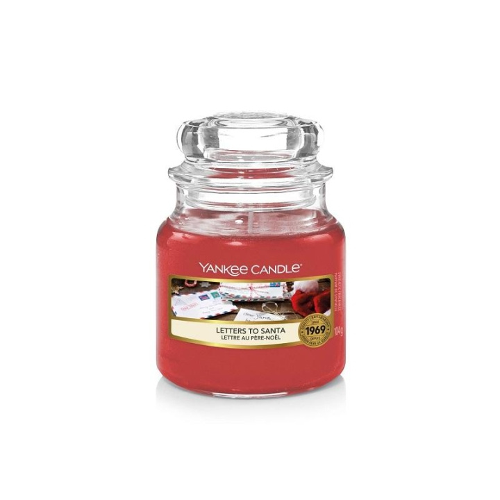 Yankee Candle Classic Small Jar Letters To Santa 104g in the group BEAUTY & HEALTH / Fragrance & Perfume / Other fragrances / Scented candles at TP E-commerce Nordic AB (C11395)