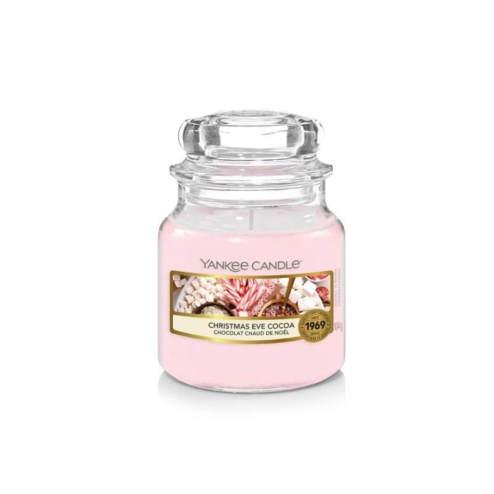 Yankee Candle Classic Small Jar Christmas Eve Cocoa 104g in the group BEAUTY & HEALTH / Fragrance & Perfume / Other fragrances / Scented candles at TP E-commerce Nordic AB (C11397)