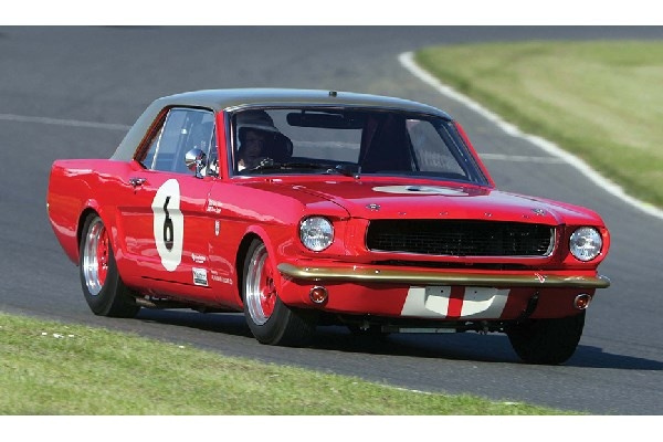 SCALEXTRIC Mustang Alan Mann Racing Henry Mann & Steve Soper in the group TOYS, KIDS & BABY PRODUCTS / Radio controlled / Racing tracks / Cars at TP E-commerce Nordic AB (C29665)