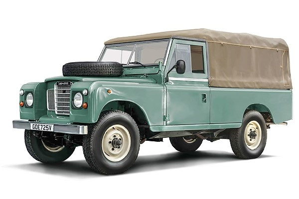 ITALERI 1:24 Land Rover 109 LWB in the group Sport, leisure & Hobby / Hobby / Plastic models / Cars at TP E-commerce Nordic AB (C29799)