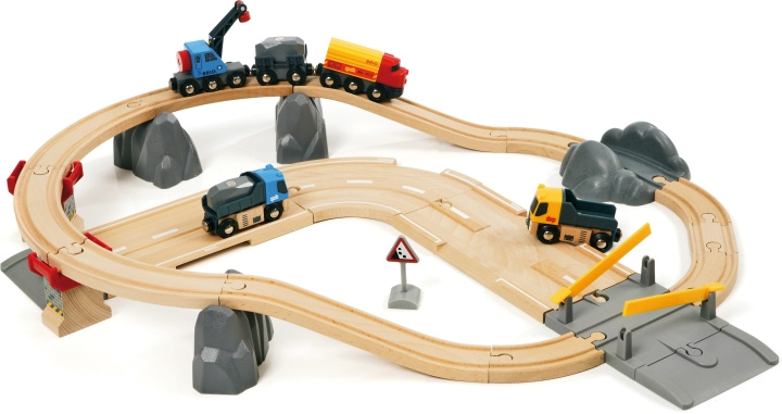 BRIO World 33210 - Rail & Road Järnväg- och väglastset in the group TOYS, KIDS & BABY PRODUCTS / Toys / Building toys / Brio train tracks at TP E-commerce Nordic AB (C40424)