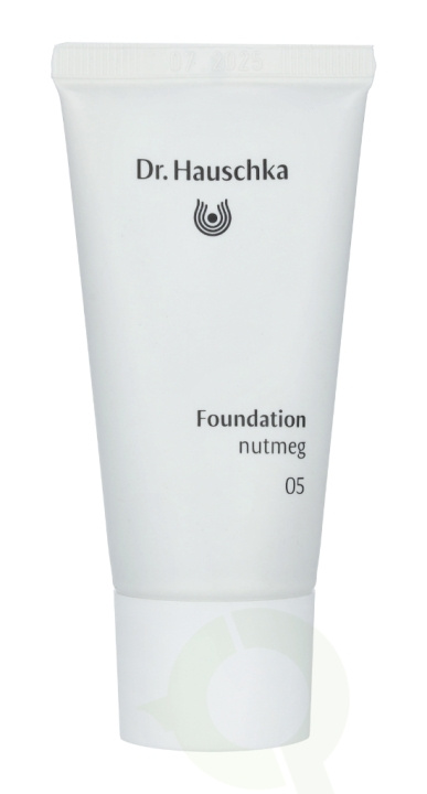 Dr. Hauschka Foundation 30 ml #05 Nutmeg in the group BEAUTY & HEALTH / Makeup / Facial makeup / Foundation at TP E-commerce Nordic AB (C41396)