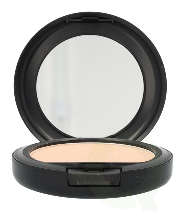 MAC Studio Fix Powder Plus Foundation 15 gr NW18 in the group BEAUTY & HEALTH / Makeup / Facial makeup / Foundation at TP E-commerce Nordic AB (C41681)