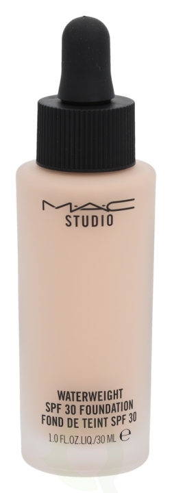 MAC Studio Waterweight Foundation SPF30 30 ml NW13 in the group BEAUTY & HEALTH / Makeup / Facial makeup / Foundation at TP E-commerce Nordic AB (C41701)