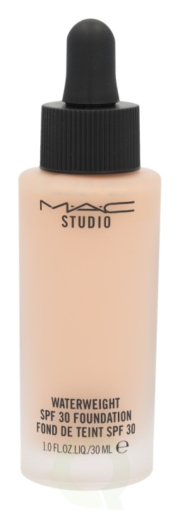 MAC Studio Waterweight Foundation SPF30 30 ml NW20 in the group BEAUTY & HEALTH / Makeup / Facial makeup / Foundation at TP E-commerce Nordic AB (C41704)