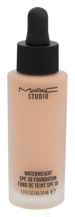 MAC Studio Waterweight Foundation SPF30 30 ml NW22 in the group BEAUTY & HEALTH / Makeup / Facial makeup / Foundation at TP E-commerce Nordic AB (C41705)