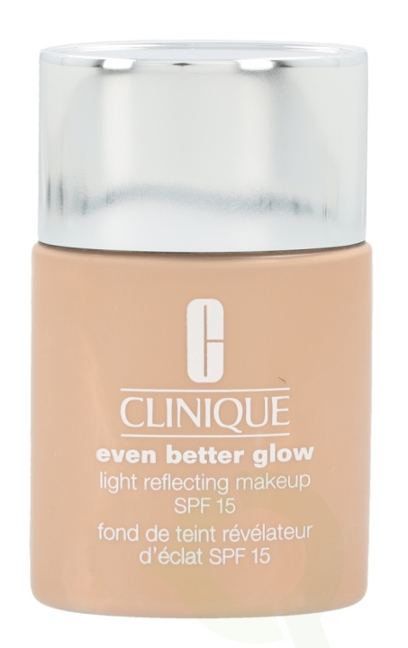 Clinique Even Better Glow Light Reflecting Makeup SPF15 30 ml CN40 Cream Chamois in the group BEAUTY & HEALTH / Makeup / Facial makeup / Foundation at TP E-commerce Nordic AB (C50252)