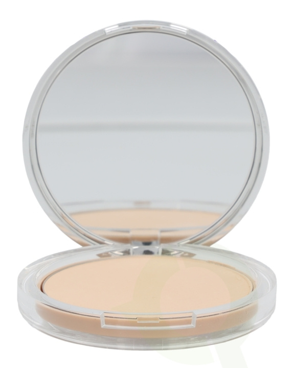 Clinique Stay-Matte Sheer Pressed Powder 7.6 gr #101 Invisible Matte, All Skin Tones in the group BEAUTY & HEALTH / Makeup / Facial makeup / Powders at TP E-commerce Nordic AB (C50547)