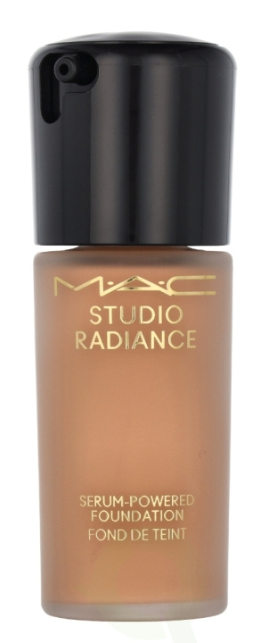 MAC Studio Radiance Serum-Powered Foundation 30 ml #NC27 in the group BEAUTY & HEALTH / Makeup / Facial makeup / Foundation at TP E-commerce Nordic AB (C63973)