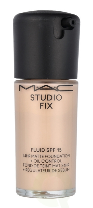 MAC Studio Fix Fluid Foundation SPF15 30 ml N4 in the group BEAUTY & HEALTH / Makeup / Facial makeup / Foundation at TP E-commerce Nordic AB (C75939)