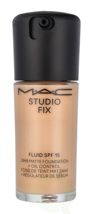 MAC Studio Fix Fluid Foundation SPF15 30 ml NC18 in the group BEAUTY & HEALTH / Makeup / Facial makeup / Foundation at TP E-commerce Nordic AB (C76002)