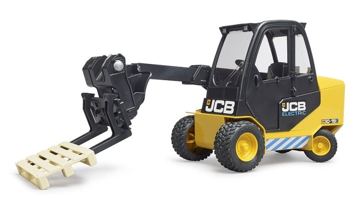 Bruder JCB Teletruck with pallet (02512) in the group TOYS, KIDS & BABY PRODUCTS / Toys / Toy cars at TP E-commerce Nordic AB (C83608)