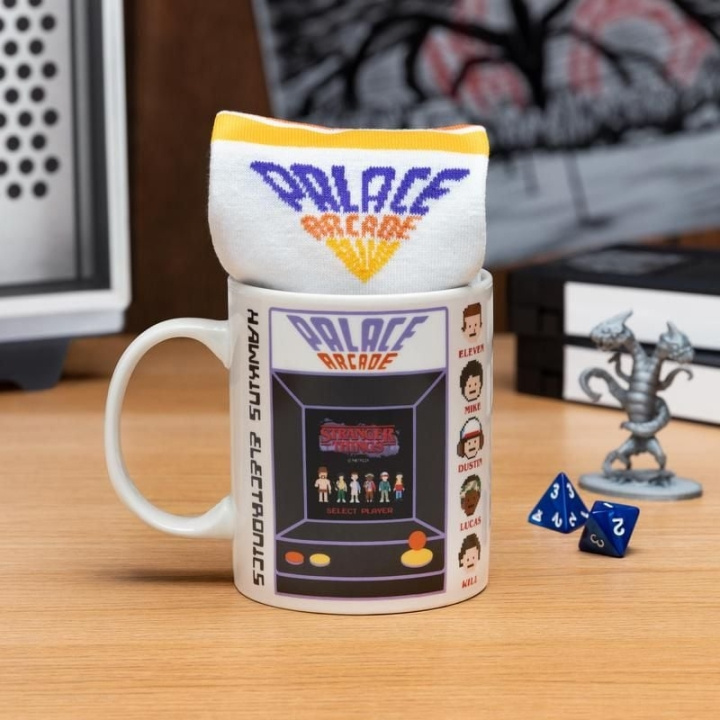 Paladone Stranger Things Mug and Socks in the group Sport, leisure & Hobby / Fun stuff / Cups at TP E-commerce Nordic AB (C85497)