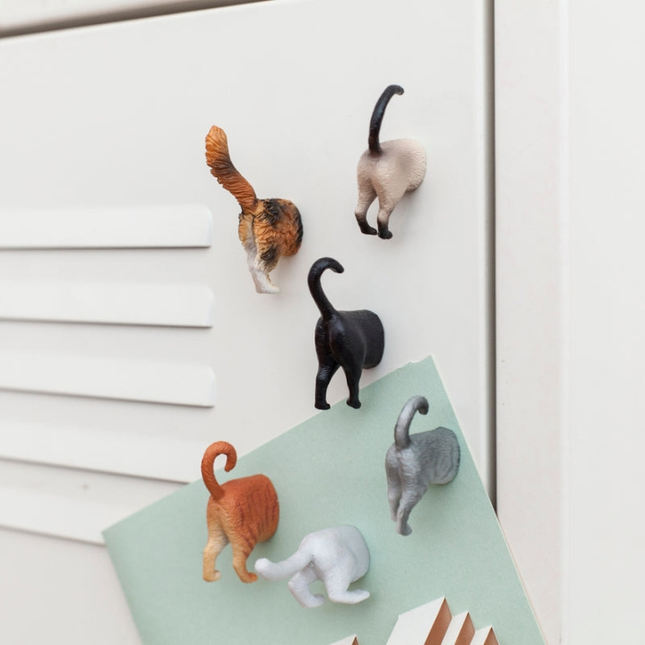 Kikkerland Cat Butt Magnets Set Of 6 in the group Sport, leisure & Hobby / Fun stuff / Fun stuff at TP E-commerce Nordic AB (C92617)