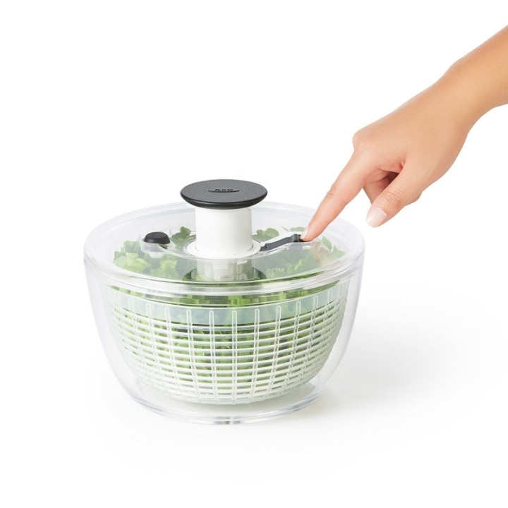 OXO Salad Spinner - Mini (X-1351680) in the group HOME, HOUSEHOLD & GARDEN / Kitchen utensils / Other kitchen tools at TP E-commerce Nordic AB (C93553)