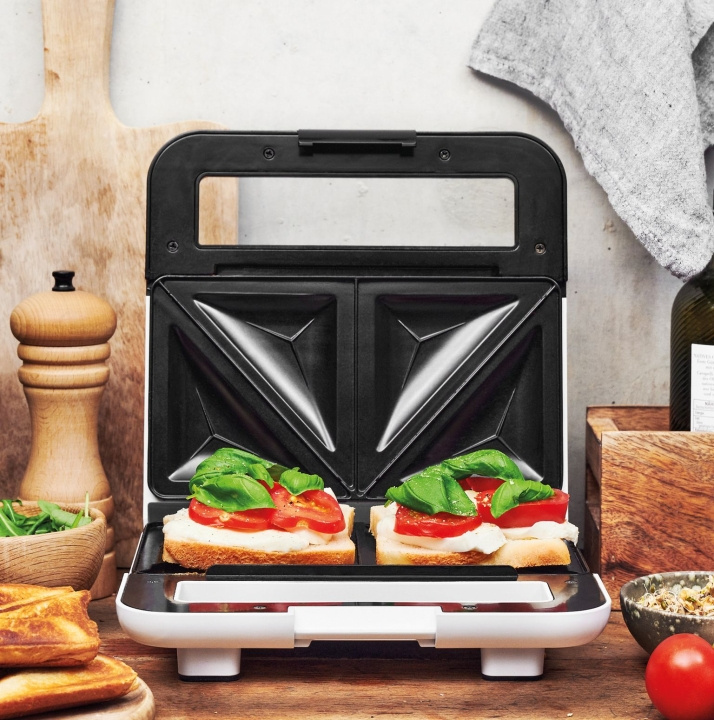 Gastroback Design Sandwich maker (12-42443) in the group HOME, HOUSEHOLD & GARDEN / Household appliances / Toasters & Bread grills / Table grills & Raclette at TP E-commerce Nordic AB (C93904)