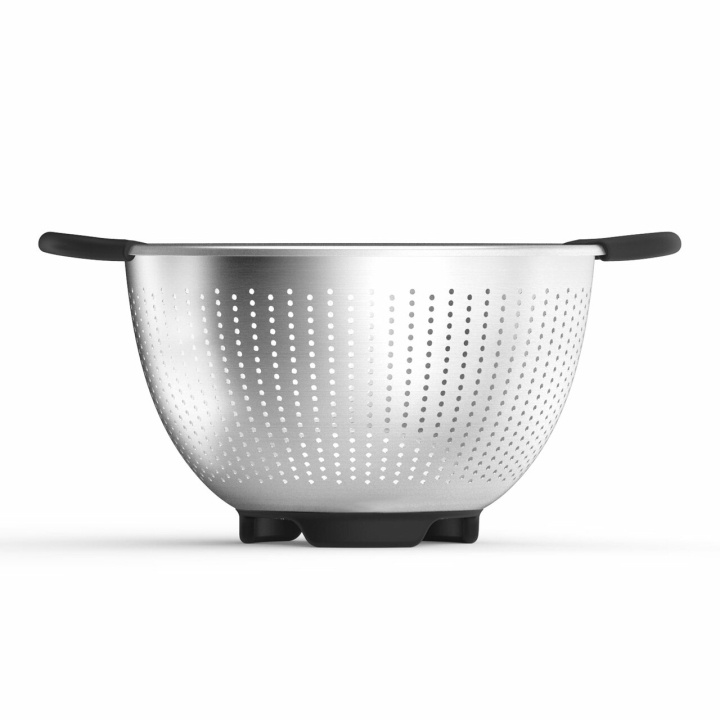 OXO Good Grips 2.8L Stainless Steel Colander in the group HOME, HOUSEHOLD & GARDEN / Kitchen utensils / Other kitchen tools at TP E-commerce Nordic AB (C93907)