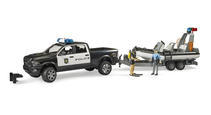 Bruder RAM 2500 Police Pickup with L+S Module, trailer and boat (02507) in the group TOYS, KIDS & BABY PRODUCTS / Toys / Toy cars at TP E-commerce Nordic AB (C94624)