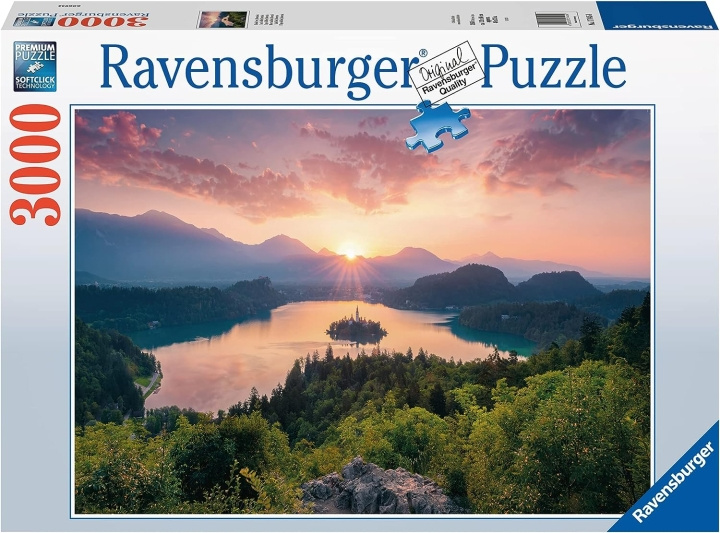 Ravensburger Lake Bled, Slovenia 3000p - (10217445) in the group Sport, leisure & Hobby / Hobby / Puzzle at TP E-commerce Nordic AB (D07436)