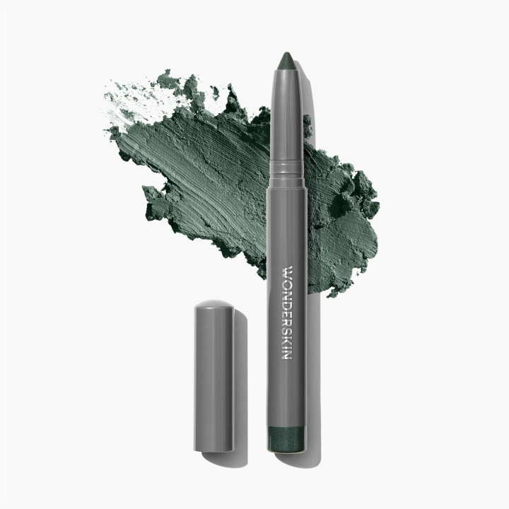 Wonderskin IYKYK Eyeshadow Stick - Green Smoke - 1.4 g in the group BEAUTY & HEALTH / Makeup / Eyes & Eyebrows / Eye shadows at TP E-commerce Nordic AB (D07554)