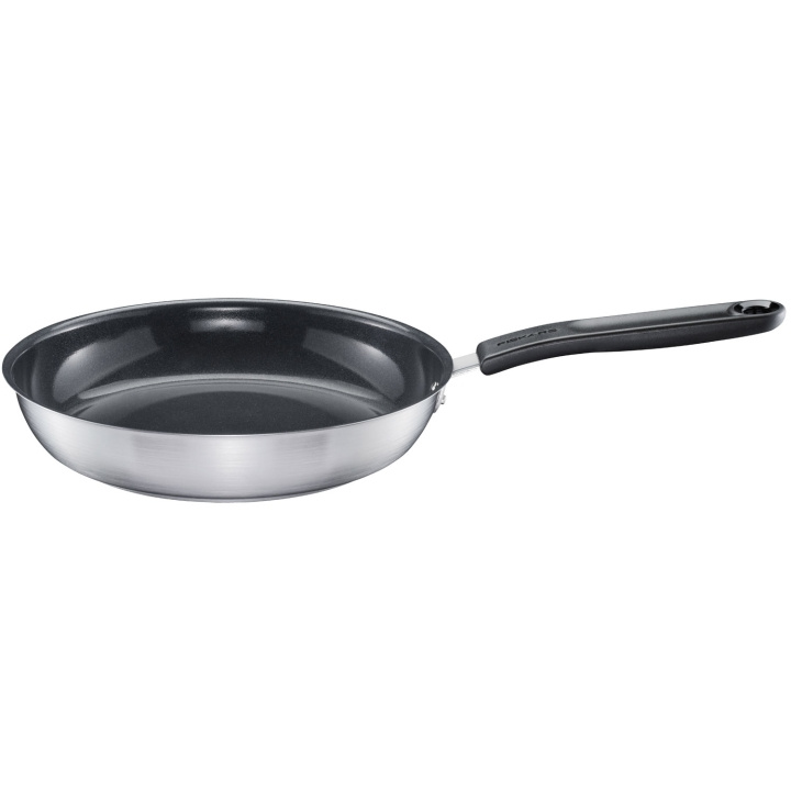 Fiskars Stekpanna FF 24 cm keramisk 1072310 in the group HOME, HOUSEHOLD & GARDEN / Kitchen utensils / Frying pans at TP E-commerce Nordic AB (D12093)