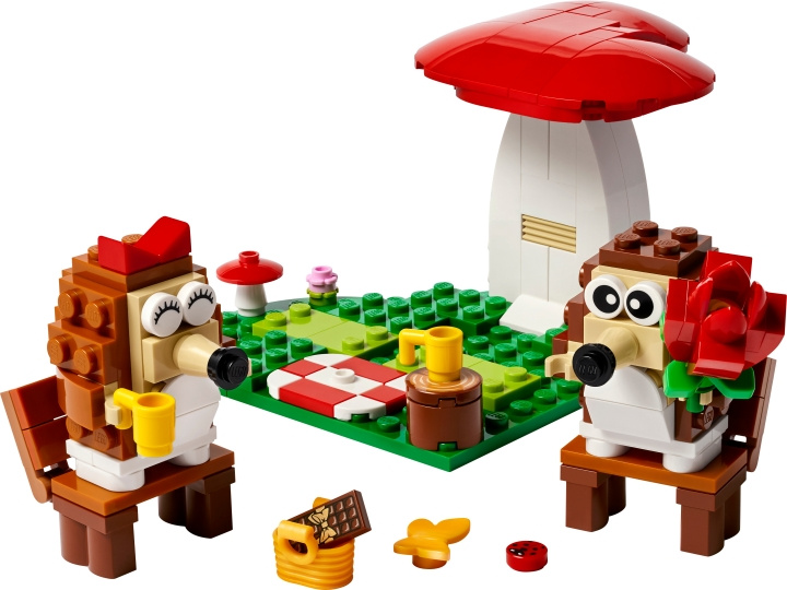 LEGO LEGO Iconic - Hedgehog Picnic Date (40711) in the group TOYS, KIDS & BABY PRODUCTS / Toys / Building toys / Lego at TP E-commerce Nordic AB (D12306)