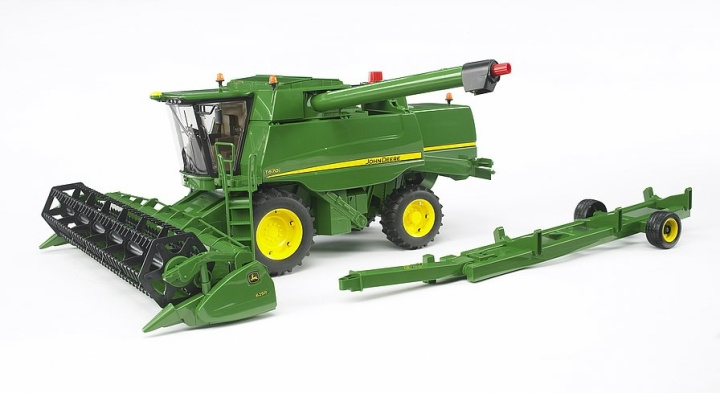 Bruder John Deere T670i Harvester (02132) in the group TOYS, KIDS & BABY PRODUCTS / Toys / Toy cars at TP E-commerce Nordic AB (D14337)